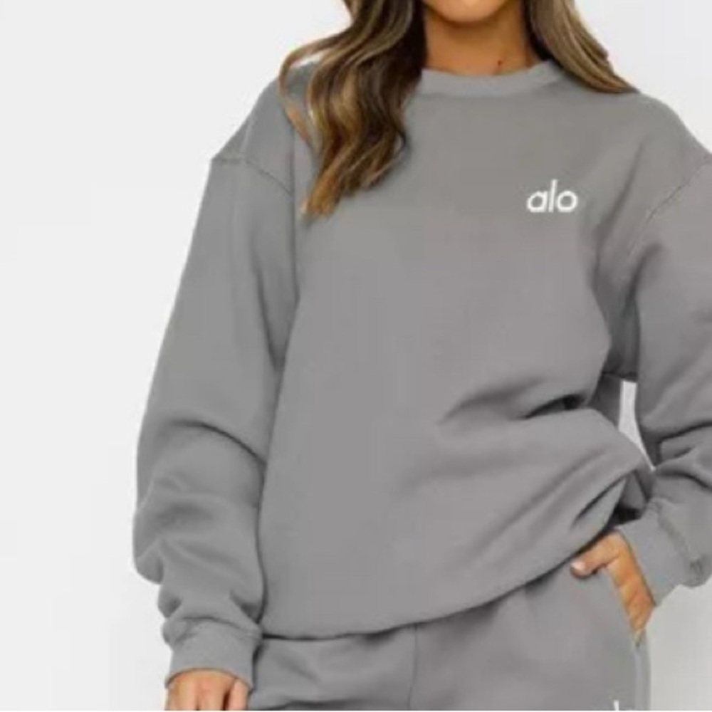 Alo Yoga Accolade Crew Neck Pullover light blue gray M